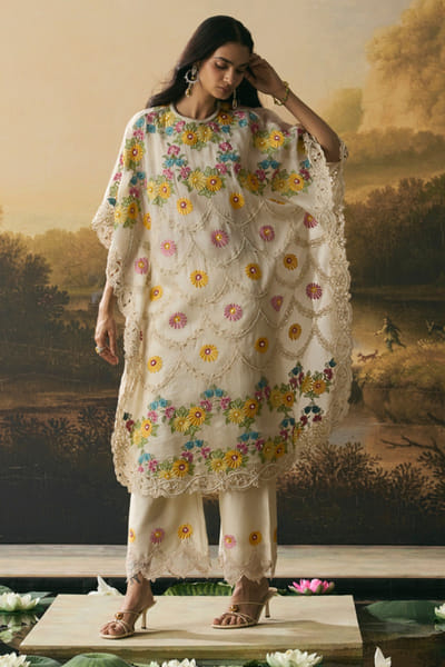Chandrima Ivory floral thread embroidered kaftan CHANAUG26D151316