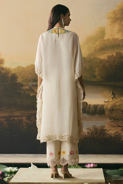 Chandrima Ivory floral thread embroidered kaftan CHANAUG26D151316