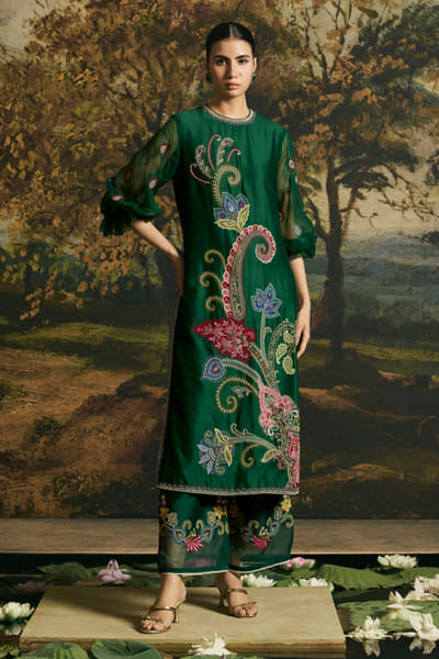 Chandrima Emerald green thread embroidered kurta set CHANAUG26D251321