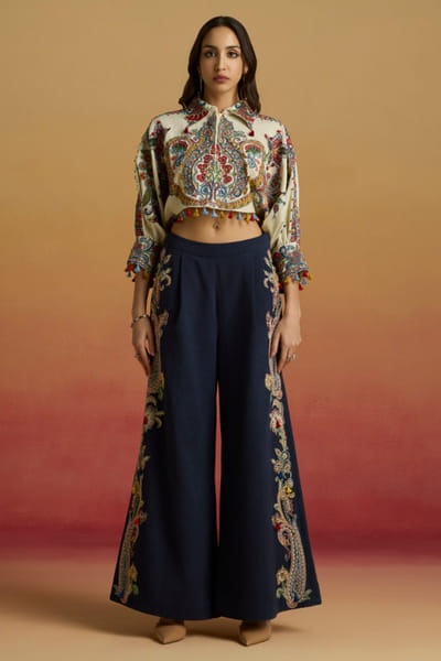 Ivory thread embroidered kimono jacket