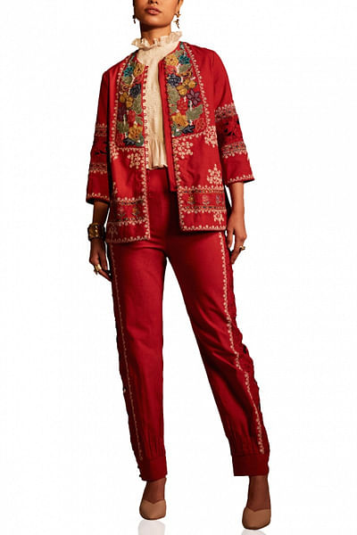 Red embroidered jacket set