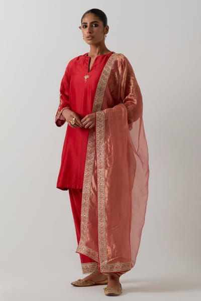 Red floral embroidered chanderi kurta set