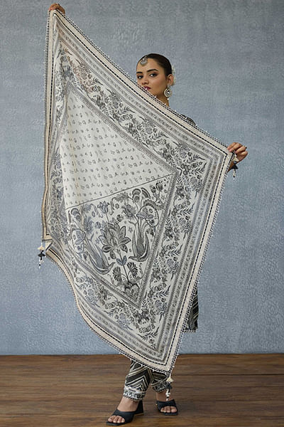 Black and white kalamkari chintz printed scarf