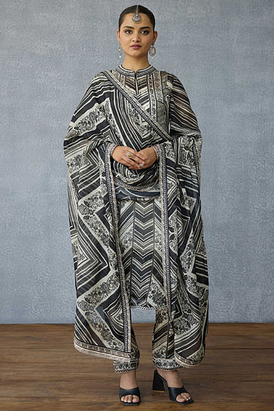 Black and white chevron print kurta set
