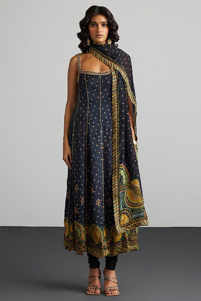 Black floral embroidered kurta set