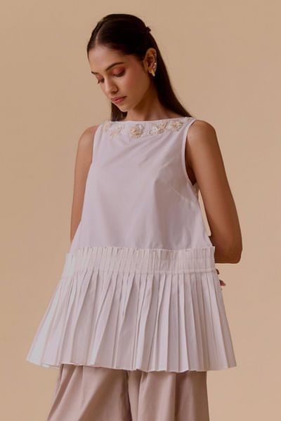 White pleated top