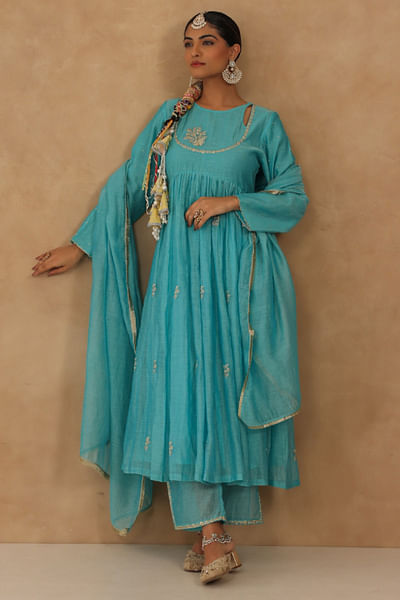 Blue floral embroidered gathered kurta set