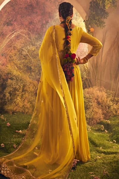 Charu Makkar Mustard aari embroidered silk kurta set CHAFEB26D139508