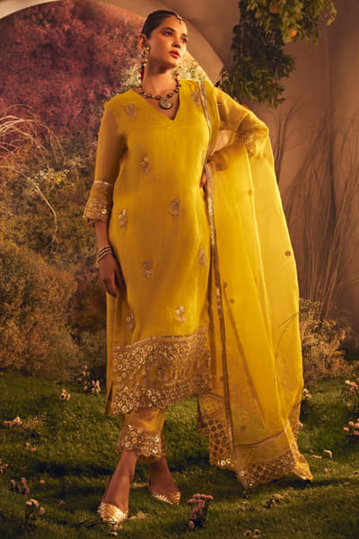 Charu Makkar Mustard aari embroidered organza kurta set CHAFEB26D139509