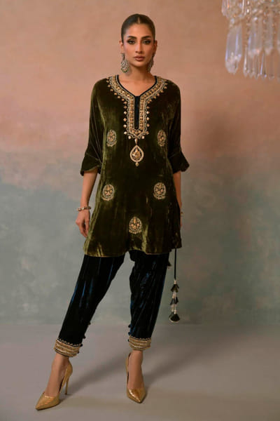 Khushboo & Pankaj Olive green embroidered kurta set KHUSAPR26D142871