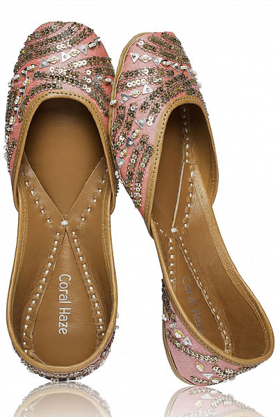 Coral pink embroidered juttis