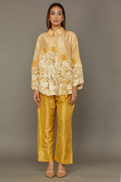 Yellow thread embroidery hand-dyed shirt