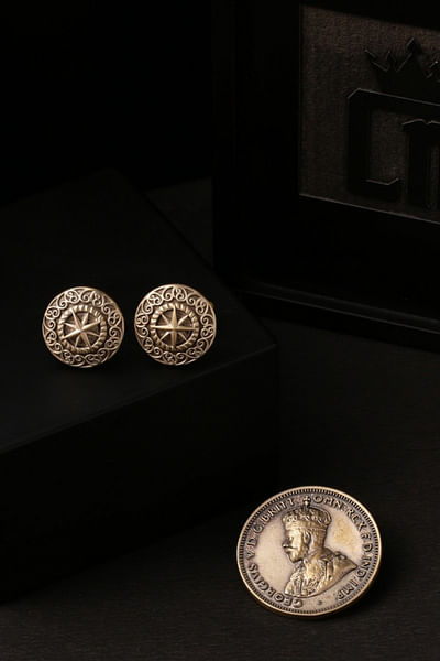 Coin brooch and cufflinks gift set