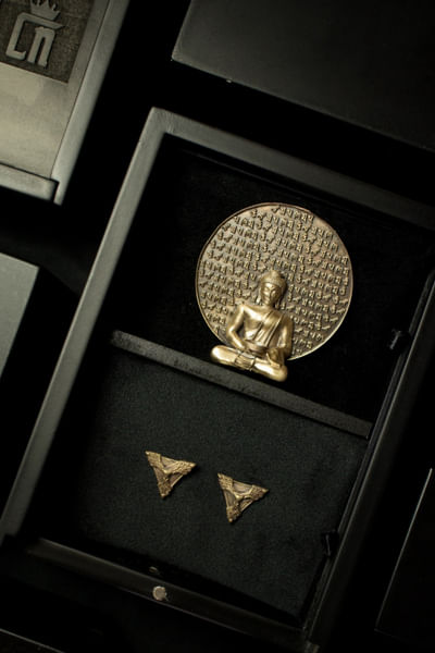 Antique brooch and collar tips gift set