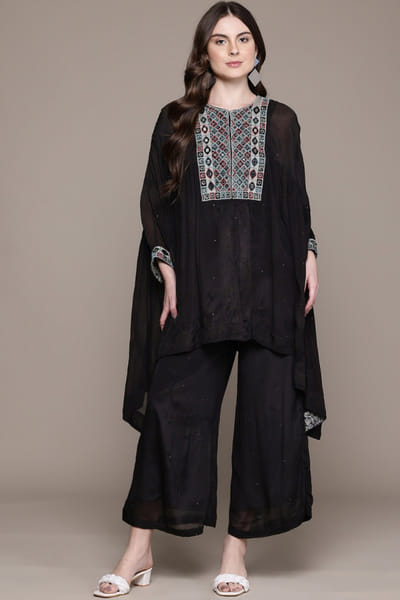 Black geometric embroidered kurta set