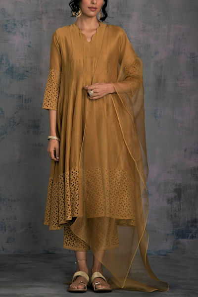 Gold chanderi kurta set