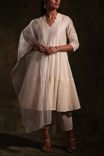 Pearl white chanderi kurta set
