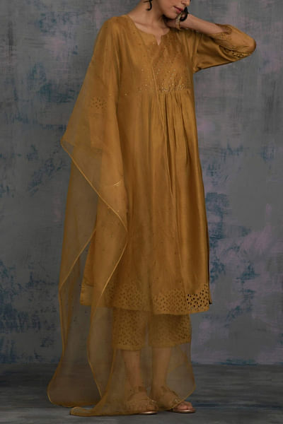 Gold chanderi kurta set