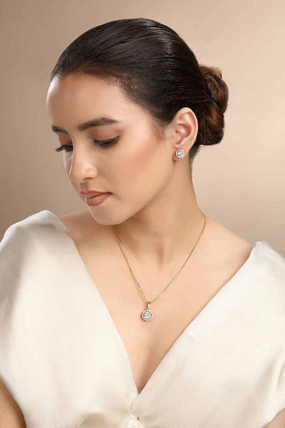 Gold solitaire zirconia pendant necklace set