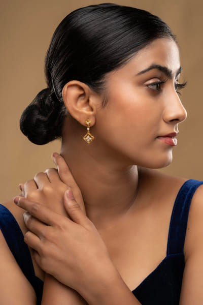 Silver dangling drop earrings