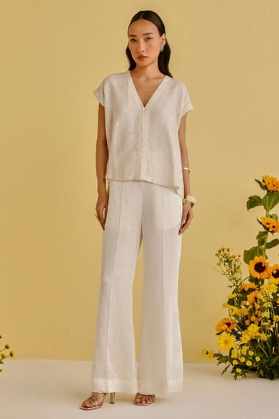 Ivory pintuck gillet top