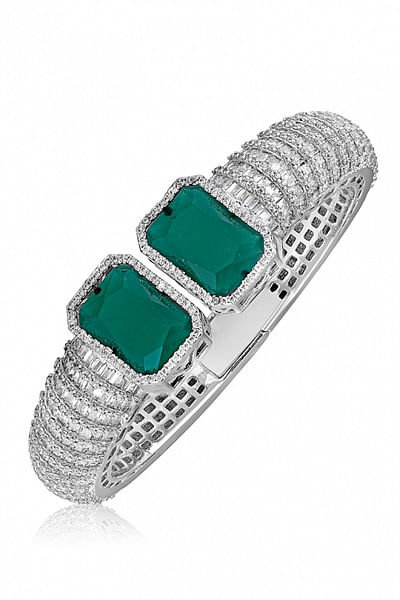 Emerald green stone bangle