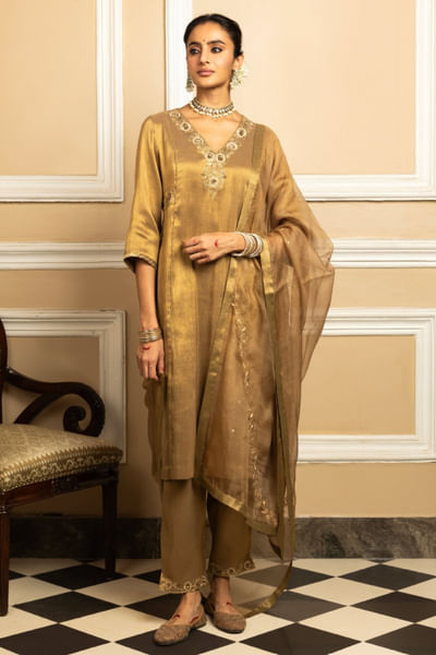 Gold zari embroidered kurta set