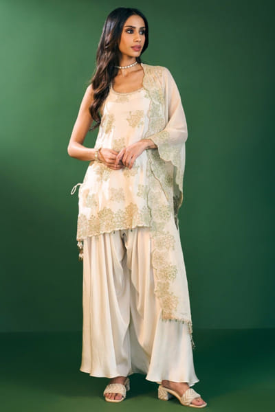 Off white embroidered kurta set