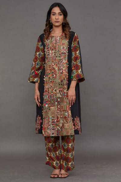 Debyani Black embroidered kurta set DEBJAN26D136693