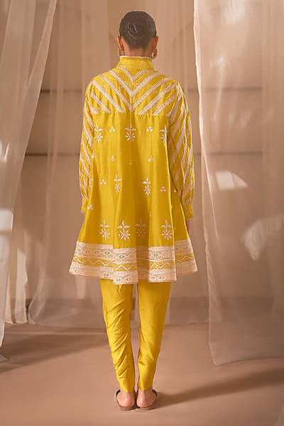 Desho Couture Mustard thread embroidered kurta set DESHJUL26D149420