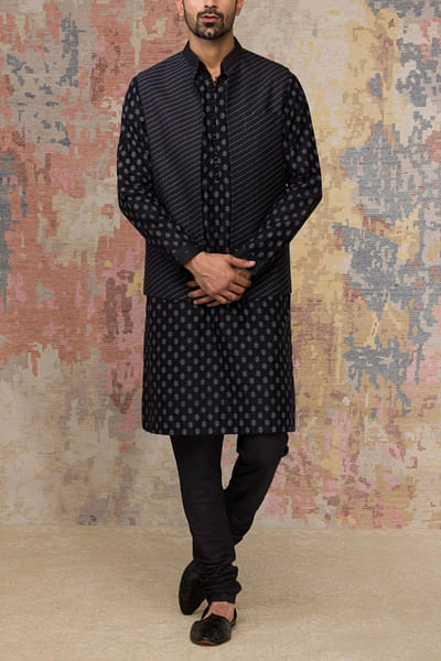 Black block printed bandi set