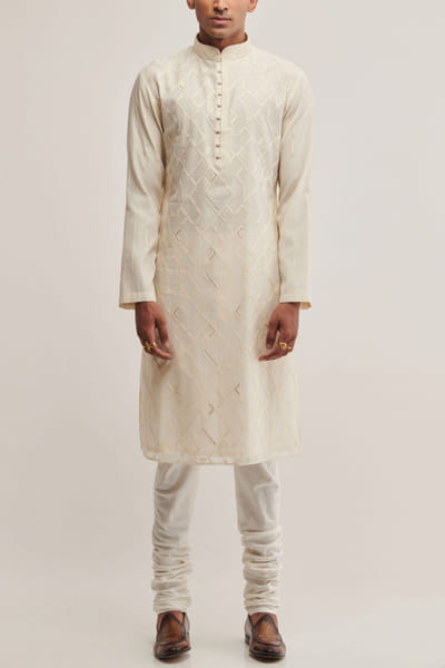 Vanilla white embroidered kurta set