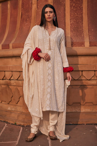 Dhaaga and Co. Ivory chikankari kurta set DHAAJUN26D147498