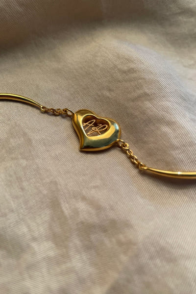 Gold initial heart-link bracelet