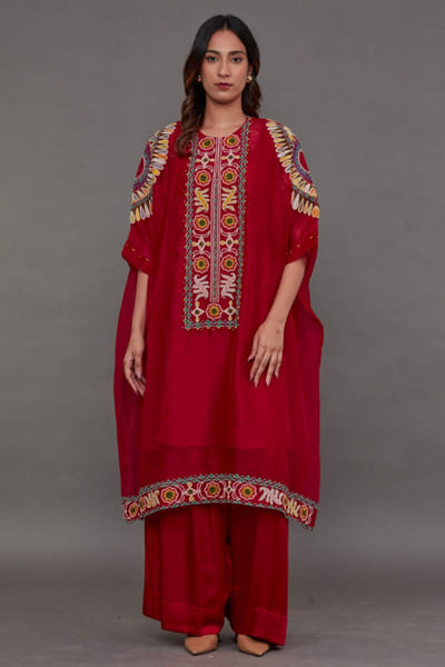 Red embroidered kaftan set