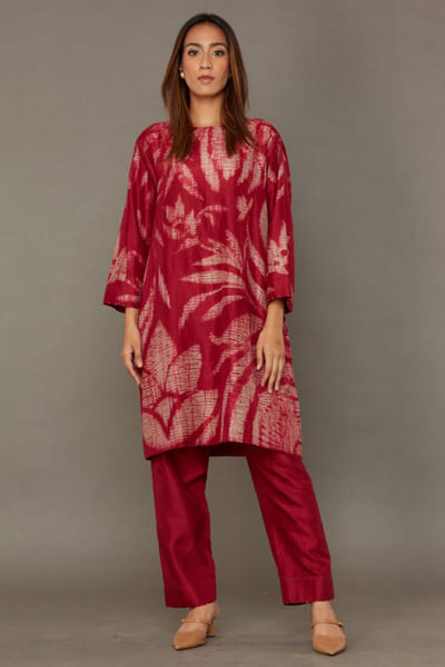 Crimson shibori dyed kurta and pant set