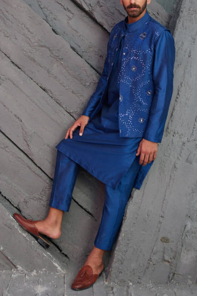 DiyaRajvvir Indigo embroidered bandi and kurta set DIYAKMEN2225