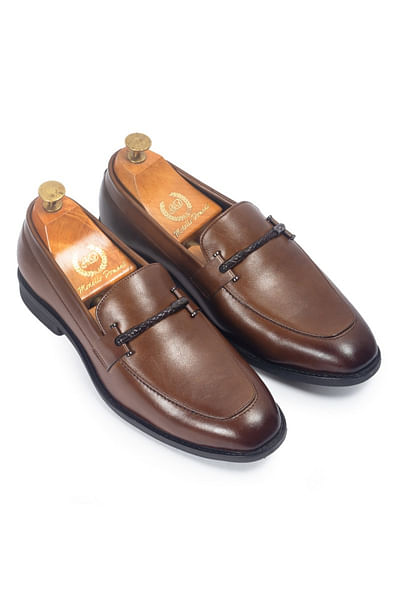 Tan knot buckle slip ons
