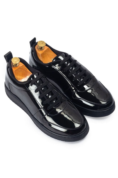 Patent black lace leather sneakers