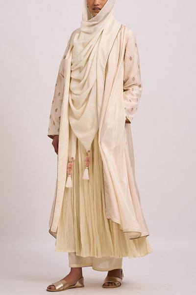 Ivory woollen shawl