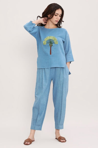 Blue pleated pants