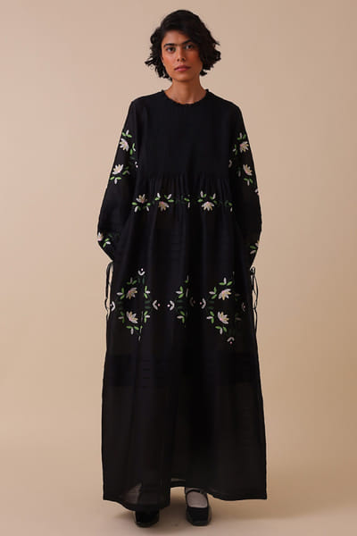 SWGT Black pintuck maxi dress SWGTAPR26D143257