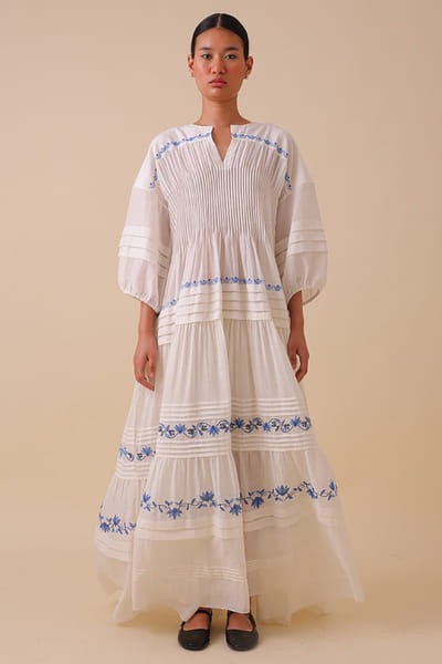 SWGT Ivory motif embroidered pintuck dress SWGTAPR26D143260