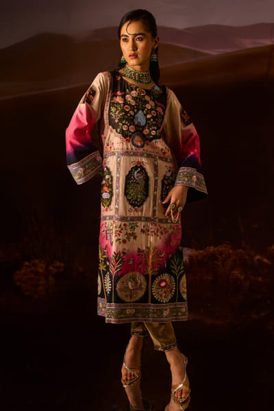 DAR-E-AAB Pink & black ombre embroidered kurta set DAR-MAY26D145297