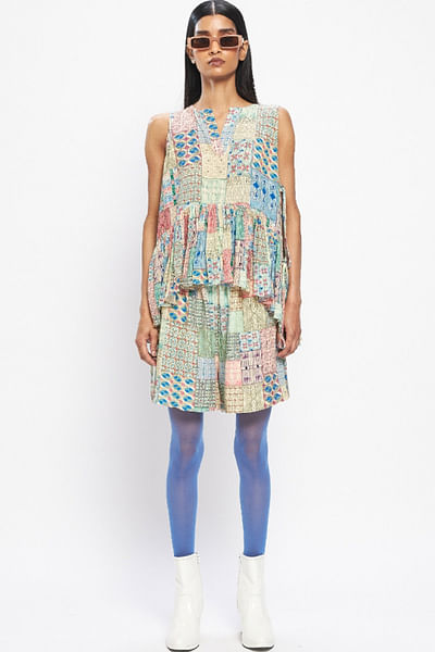 Multicolour window grill printed boxy shorts