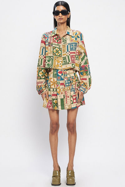 Multicolour ludo-inspired print pleated skirt