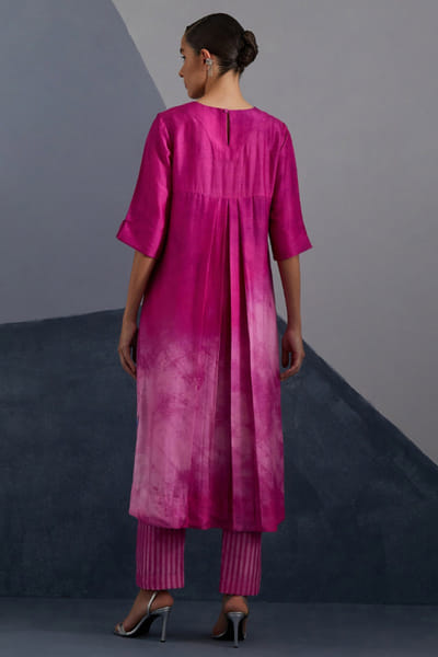 Clos Magenta and blue abstract printed kurta set CLOSJUL26D249574