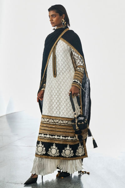 White thread-marori embroidered long kurta set