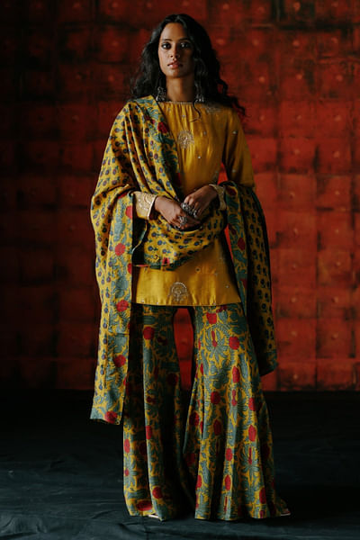 Amber embroidered kurta and printed pants set
