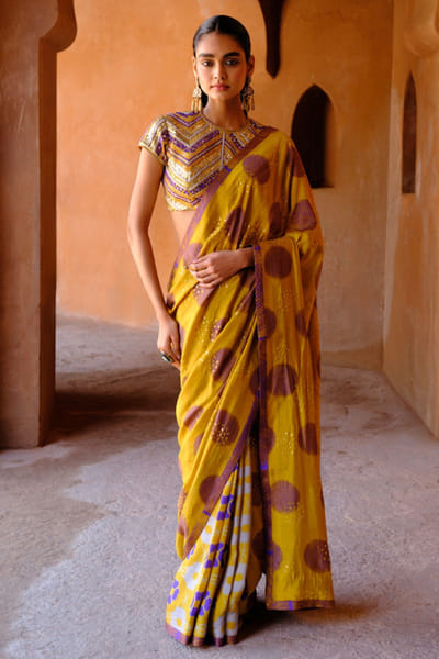 Drishti & Zahabia Yellow print embroidered sari set DRISMAY26D144733